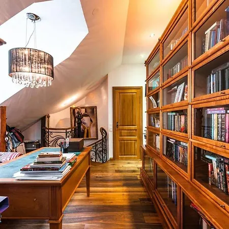 Atmospheric Place In The Historical Center Apartment *